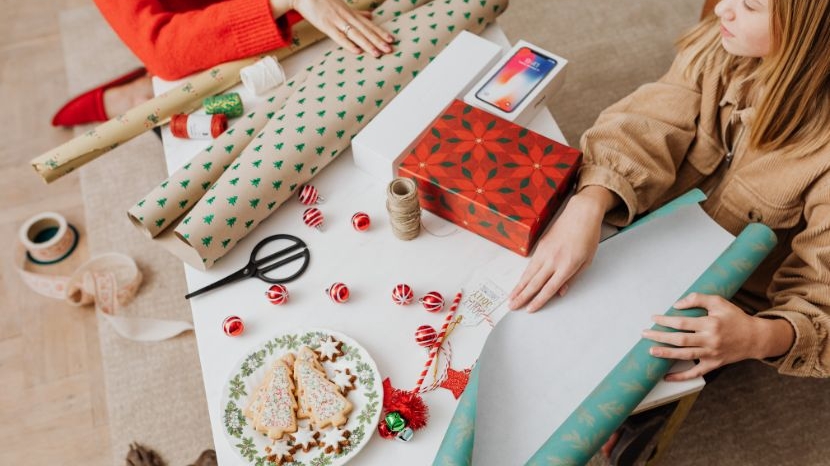 Comment bien emballer un cadeau : astuces et conseils