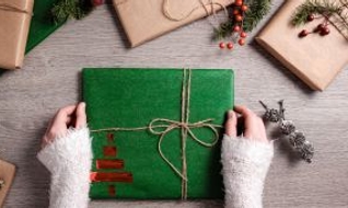 Comment bien emballer un cadeau : astuces et conseils