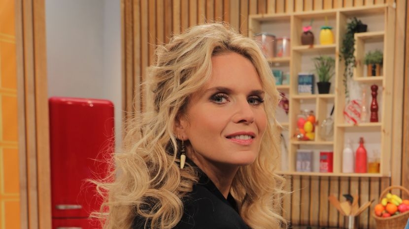 Charlotte Rosier : l’animatrice pétillante de M6 Boutique partage ses secrets