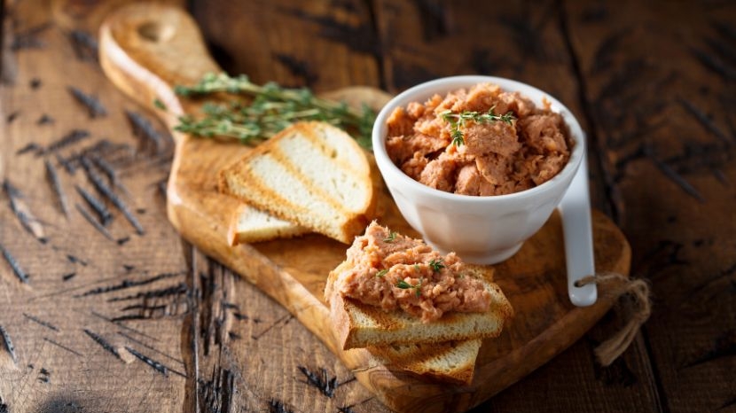 Comment réaliser des rillettes aux deux saumons ?