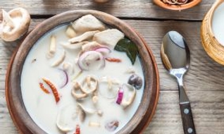 Comment réaliser une soupe Tom Kha Kaï ?