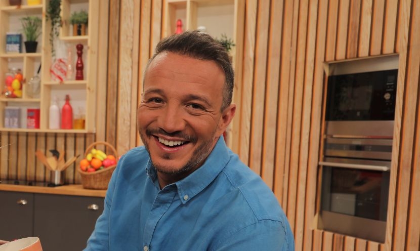 Animateur d'M6 Boutique, Laurent Artufel révèle son astuce pour des crêpes impeccables Animateur d'M6 Boutique, Laurent Artufel révèle son astuce pour des crêpes impeccables