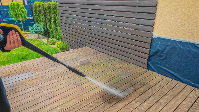 Terrasse en pierre : comment la nettoyer efficacement ?