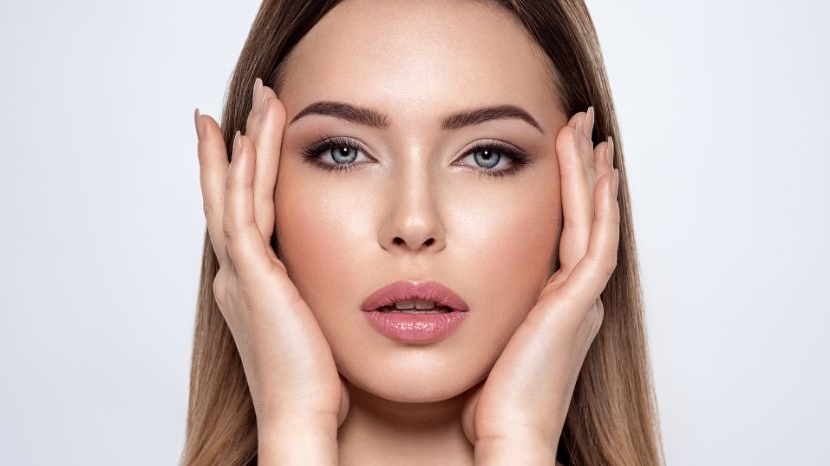 En soirée, osez le smokey eyes pour mettre vos yeux en valeur